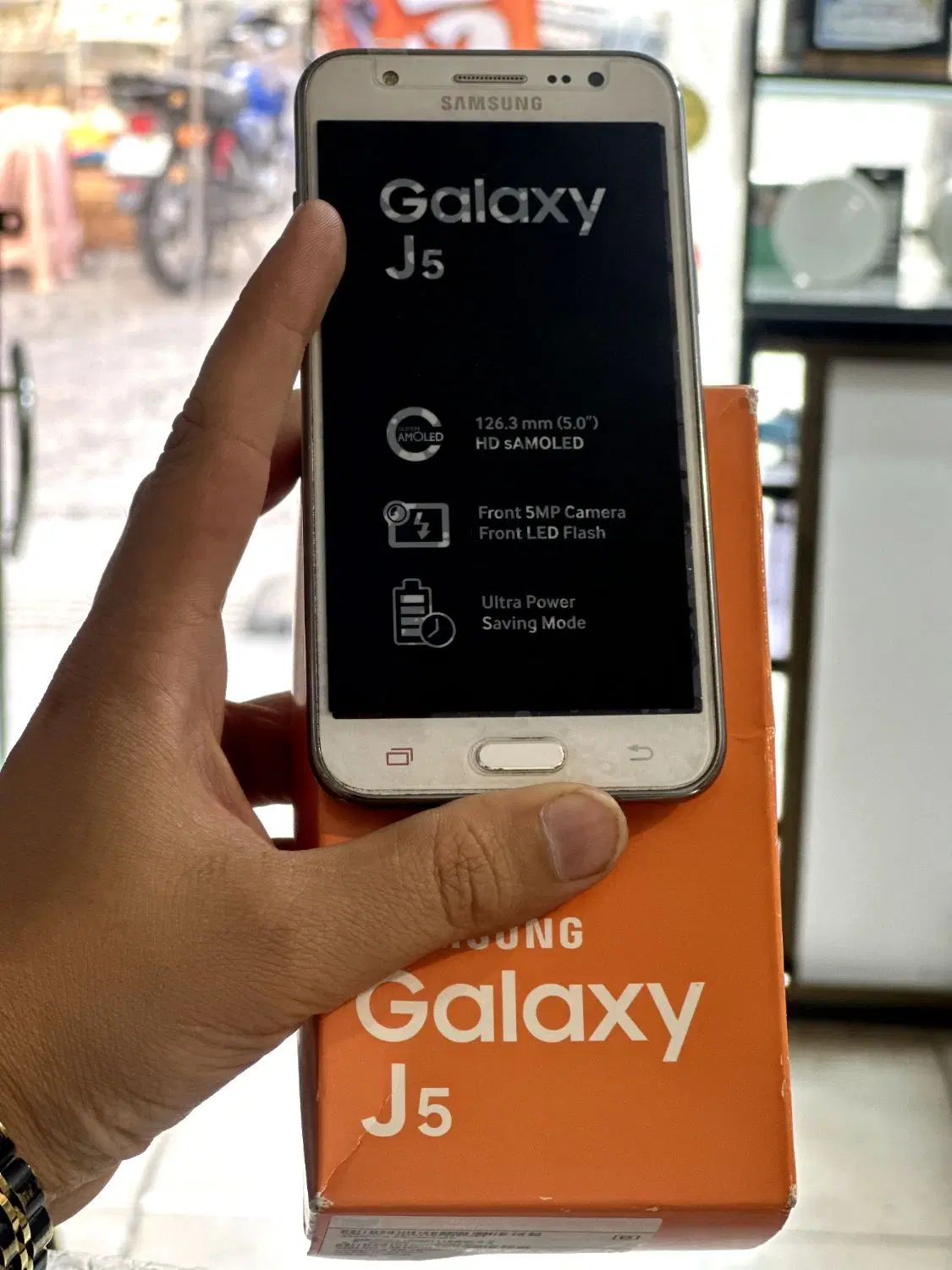 سامسونگ Galaxy J5 با حافظهٔ ۸ گیگابایت|موبایل|تهران, جلیلی|دیوار