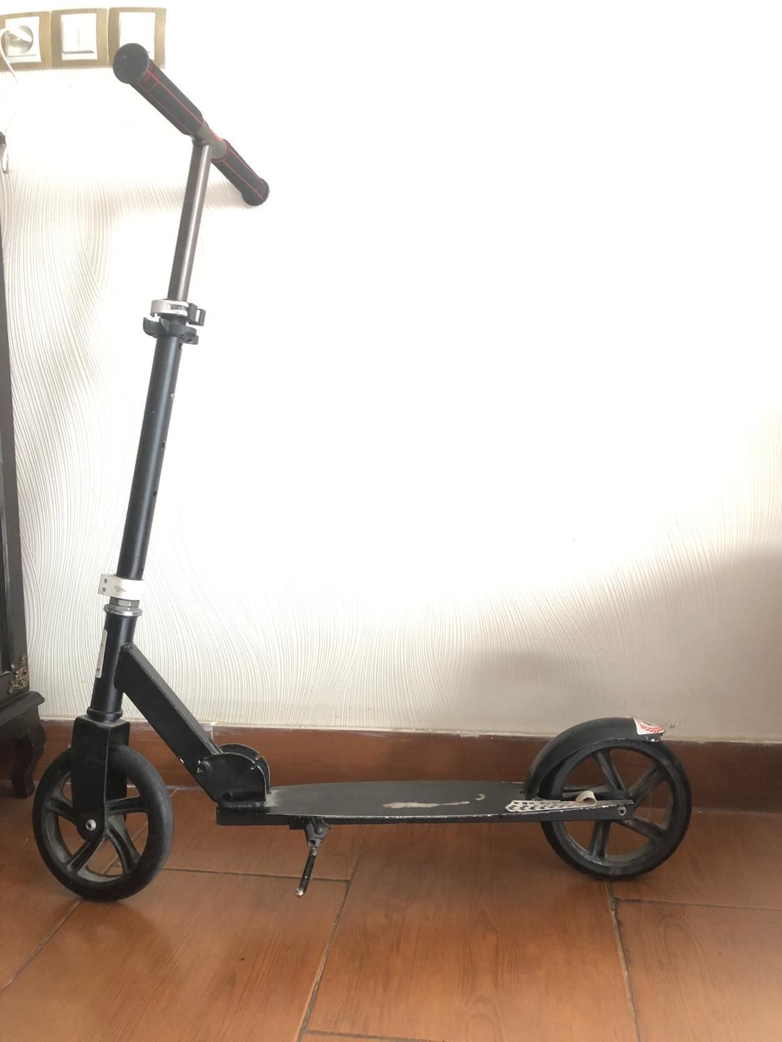 اسکوتر|دوچرخه، اسکیت، اسکوتر|رشت, صفاری|دیوار