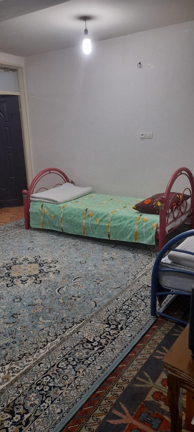 سوئیت تمیز داخل شهر(فقط یک ماشین)مخصوص خانواده|اجارهٔ کوتاه‌مدت آپارتمان و سوئیت|آستارا, |دیوار