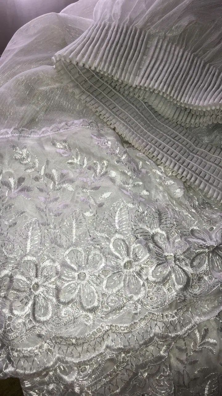 تعدادی پرده تور وحریرومخمل ترک به بدلیل جابجایی|پرده، رانر، رومیزی|تهران, شهران شمالی|دیوار