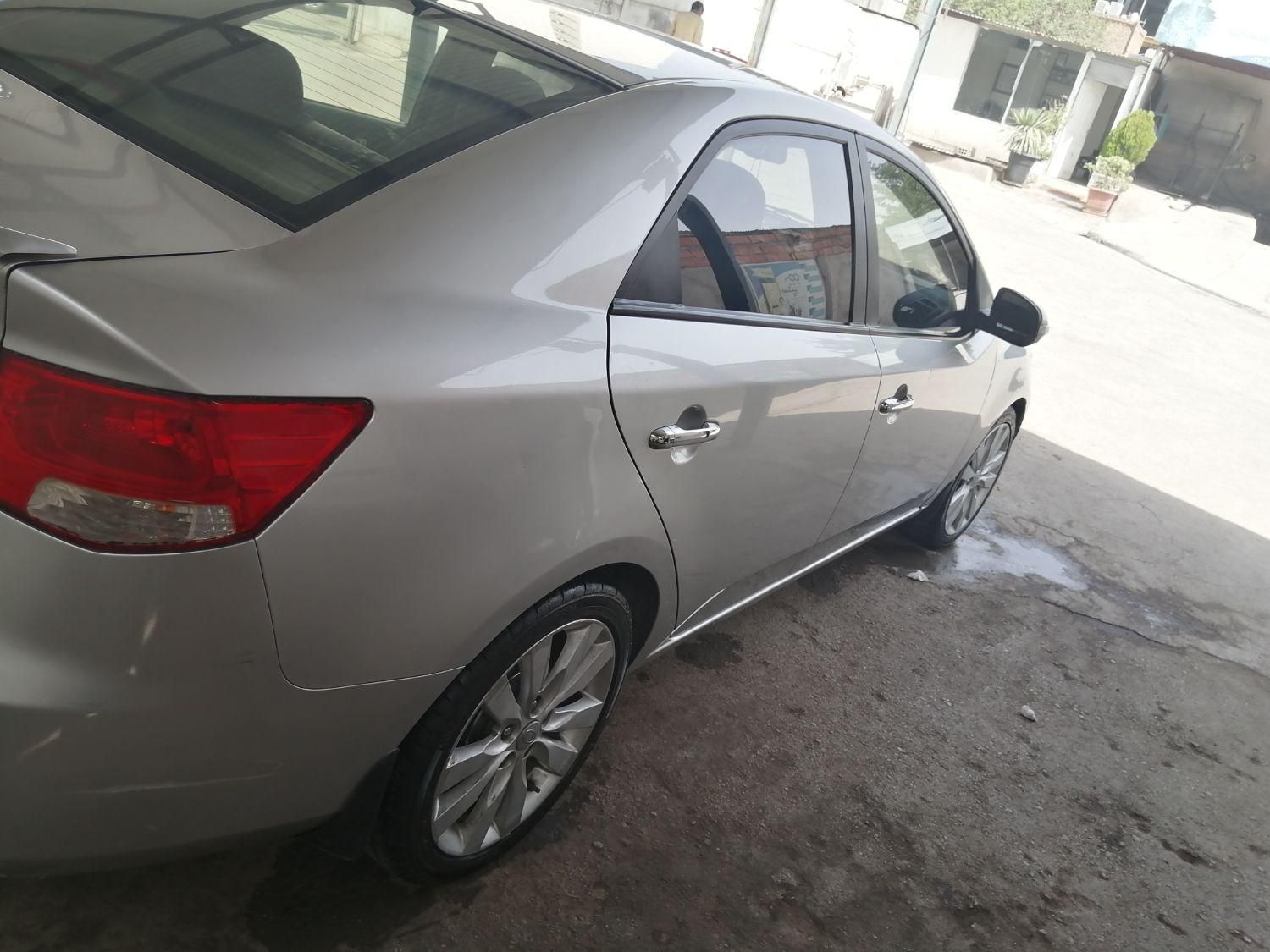 کیا سراتو اتوماتیک 2000cc، مدل ۲۰۱۰|خودرو سواری و وانت|کرمان, |دیوار