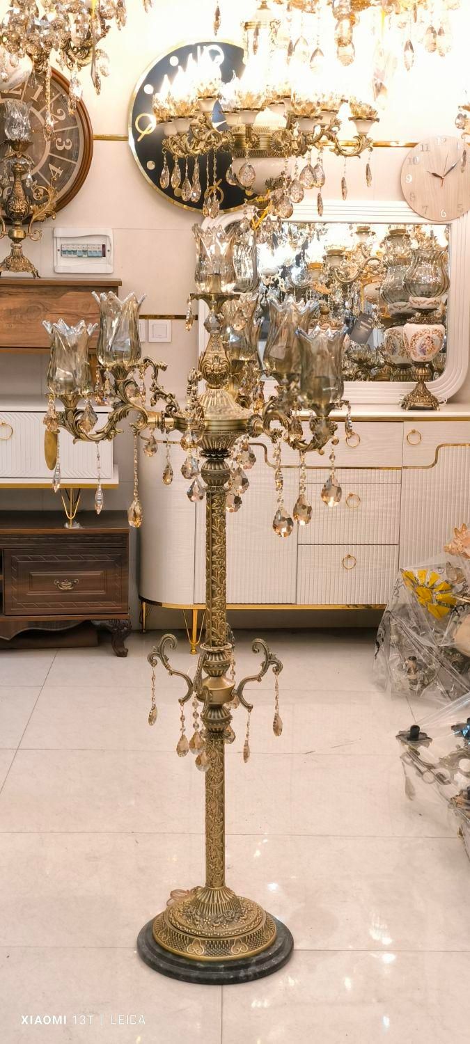 کنار سالنی آباژور ایستاده لوستری 7 لامپه (لوستر)|چراغ خواب و آباژور|تبریز, |دیوار