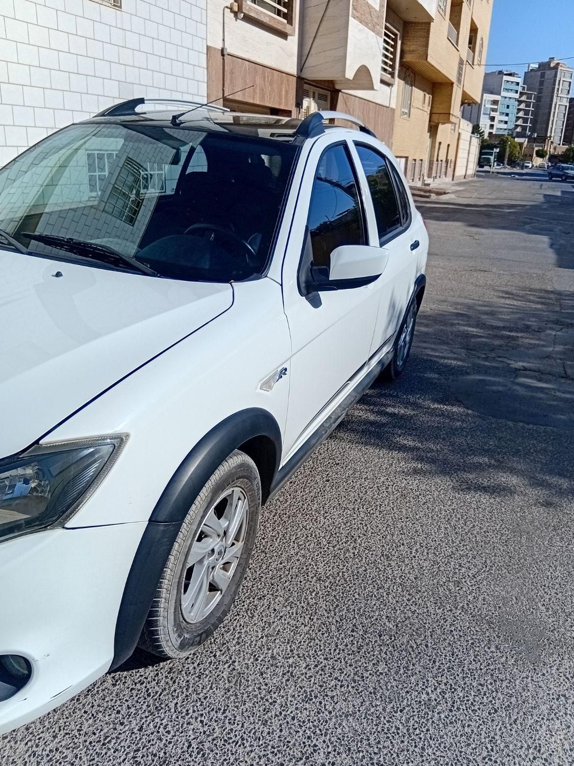 کوییکR/سفید مشکی/بدون کوچکترین ضربه و رنگ/۱۴۰۱|خودرو سواری و وانت|کرمان, |دیوار