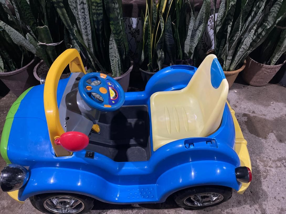 ماشین شارژی کاملا سالم با قیمت باورنکردنی|اسباببازی|رشت, لاکان شهر|دیوار