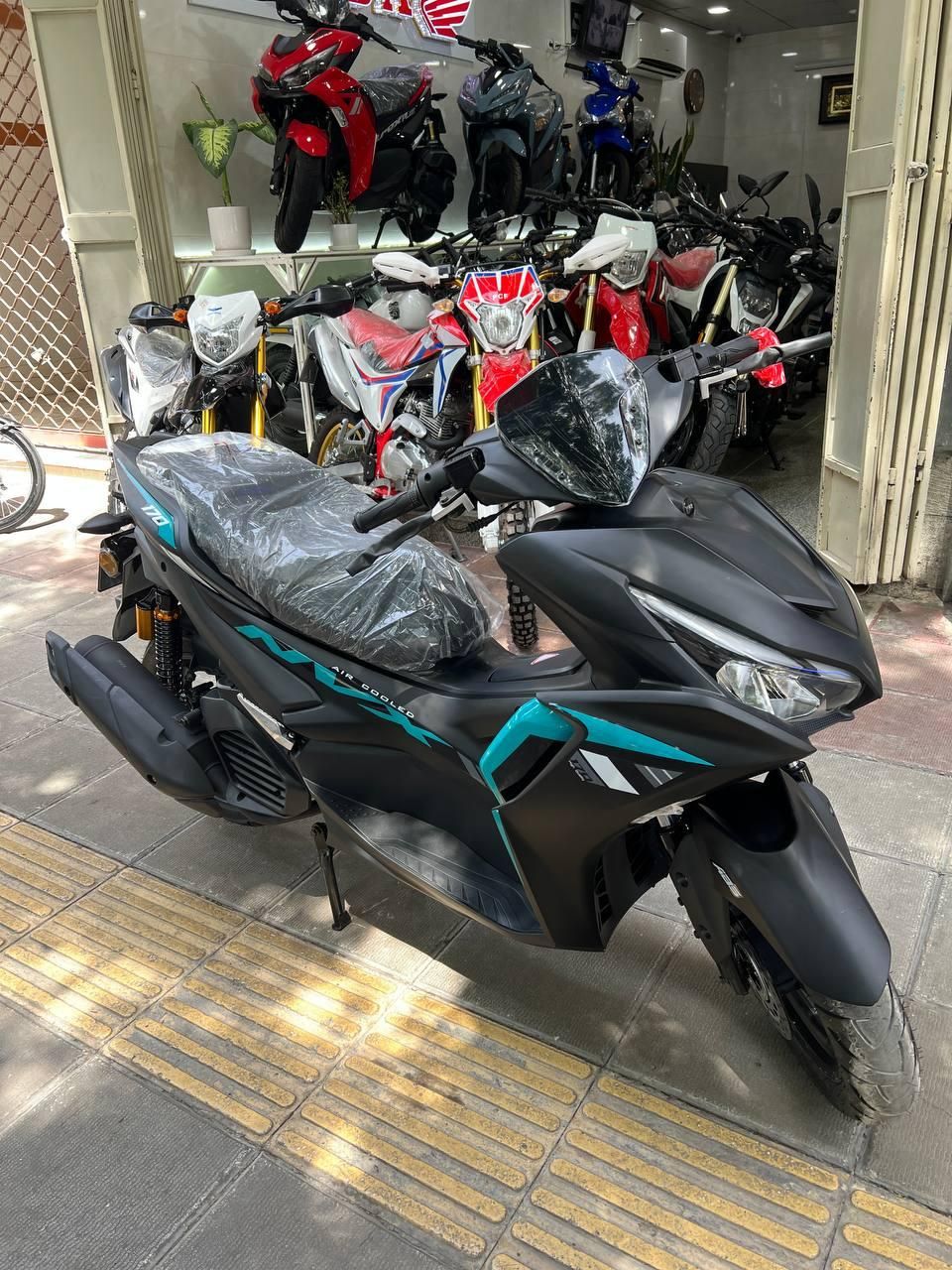 طرح آیروکس NVX 170CC  کلیک وسپا واریو nmax|موتورسیکلت|اصفهان, لاله|دیوار