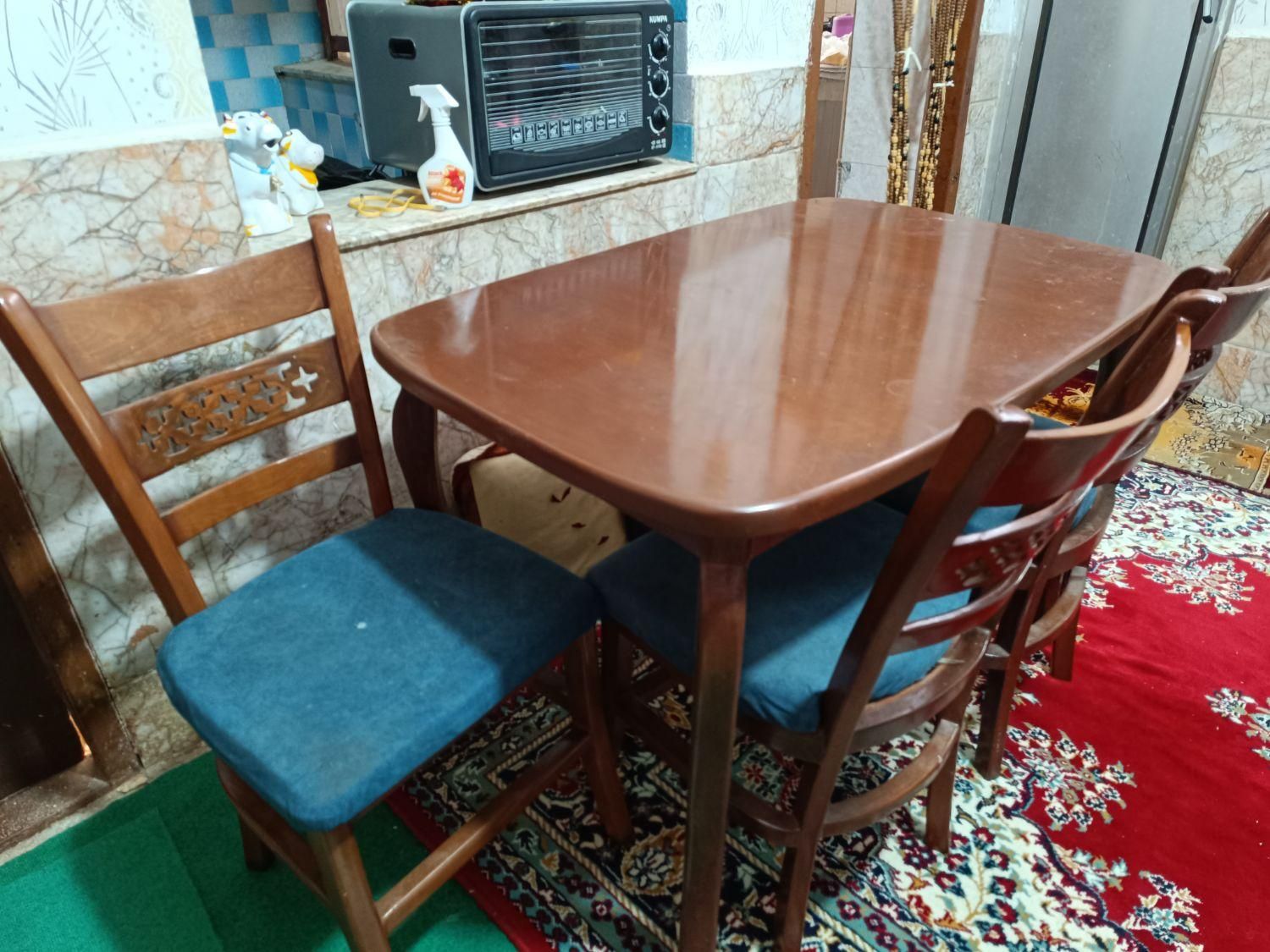میز ناهارخوری ۴نفره. مفت. نصف قیمت  بازار|میز و صندلی غذاخوری|تربت جام, شهرک معلم|دیوار