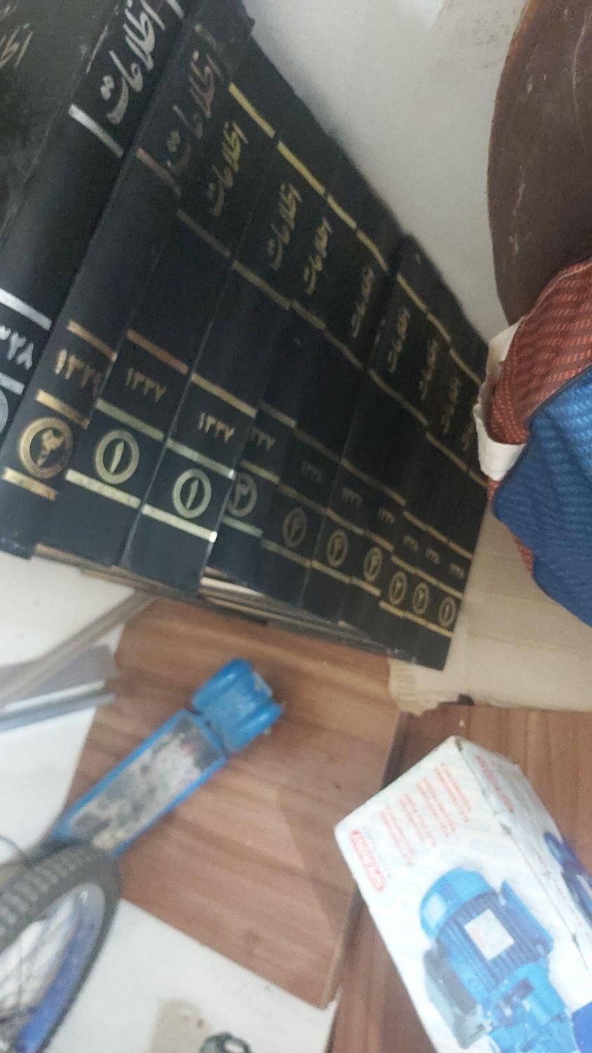 روزنامه اطلاعات صحافی شده قبل انقلاب|کتاب و مجله تاریخی|ساری, |دیوار