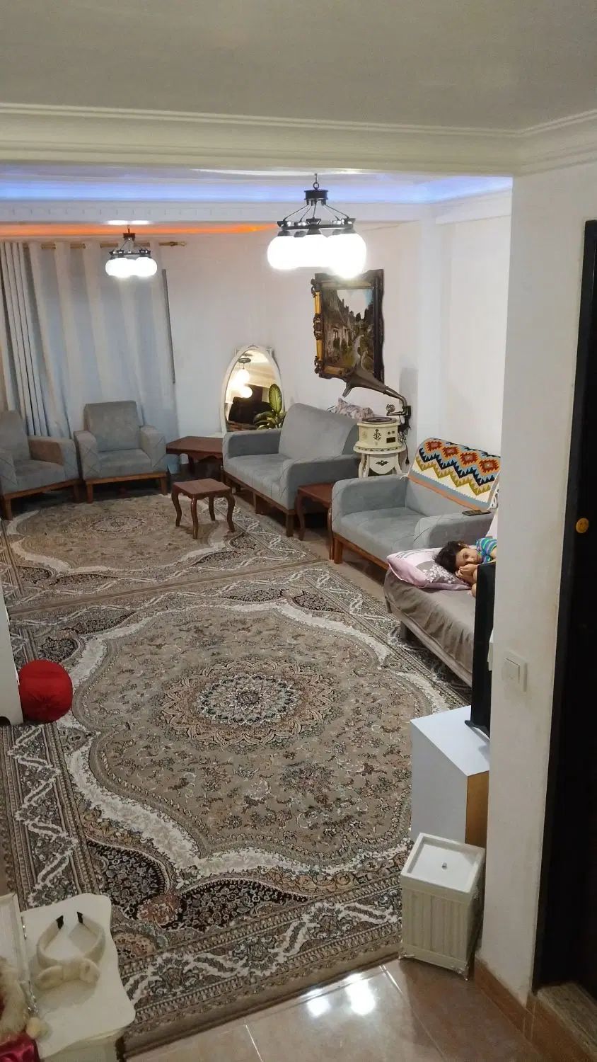 واحد آپارتمانی/ پارکینگ اختصاصی/ قیمت مناسب|فروش آپارتمان|رشت, باهنر|دیوار