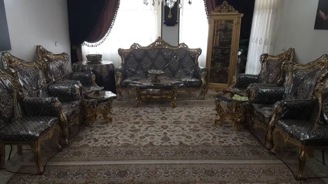 مبلمان بهمراه ناهار خوری،ویترین،تخت،میزآرایش|مبلمان خانگی و میز عسلی|اصفهان, ملک‌شهر|دیوار