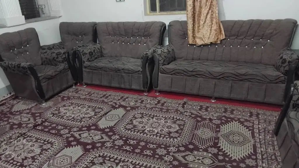 دو دست مبل ۷نفره یک رنگ یک مدل هر دست ۳۸۰۰|مبلمان خانگی و میز عسلی|زاهدان, |دیوار