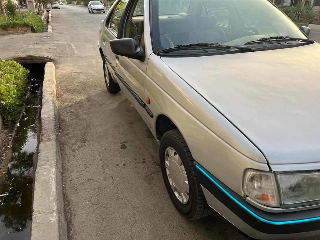 پژو 405 جی ال ایکس (GLX)مدل ۱۳۸۹ بدون افتاب سوختگی|خودرو سواری و وانت|قم, دروازه چوبی|دیوار