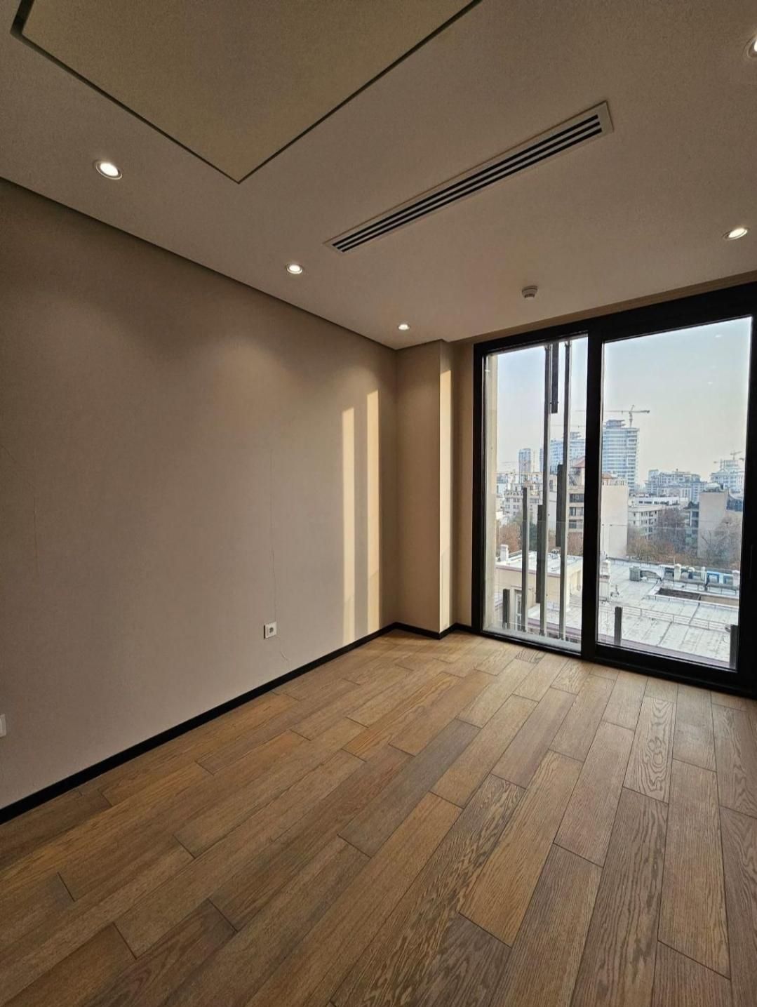 220 متر  ، ۳خواب  مستر ،  بلوار ۲۴ متری