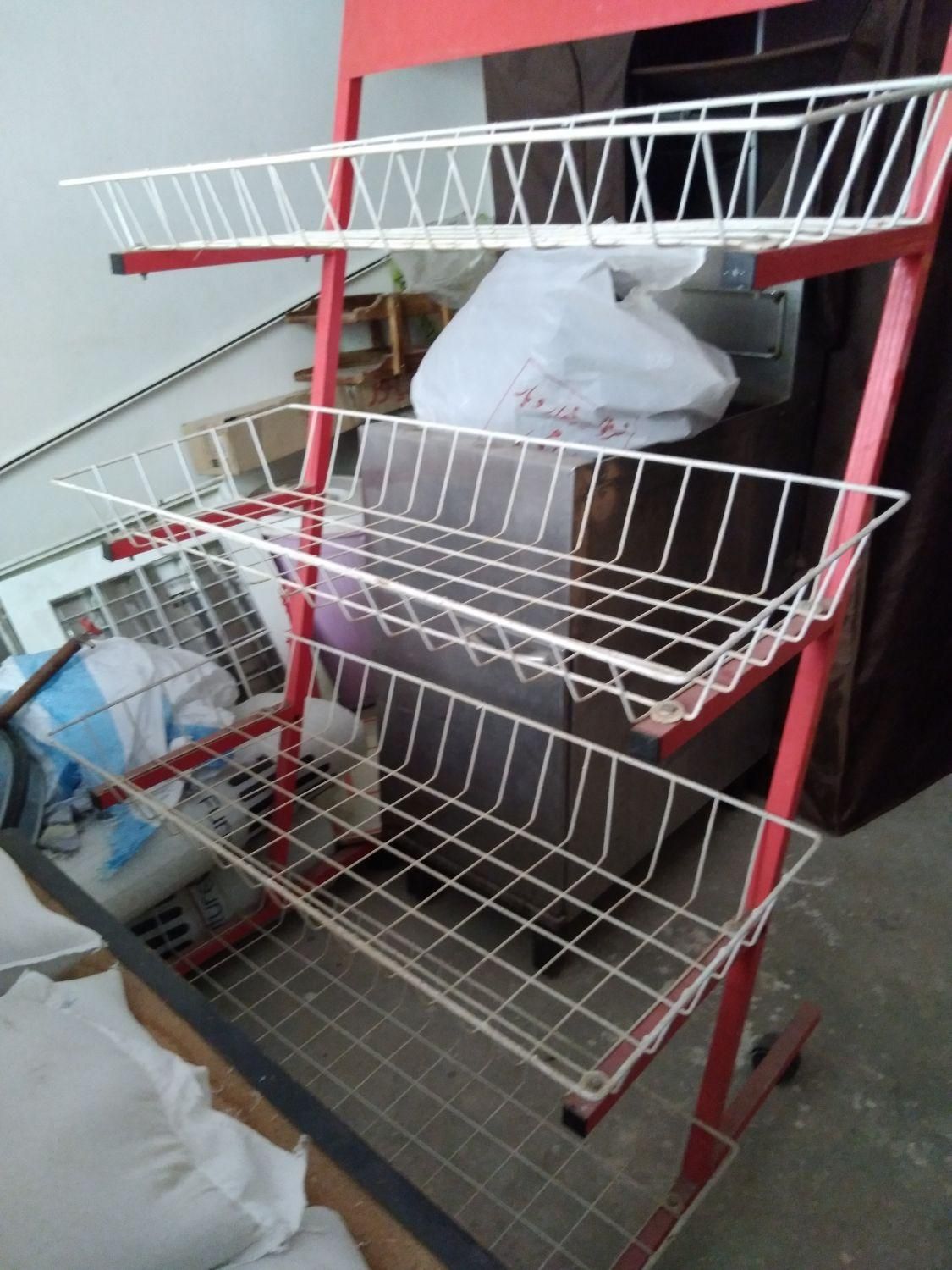 آب چکان و جای چیپس و پفک برای مغازه ها|آب‌چکان و نظم‌دهنده ظروف|سنندج, |دیوار