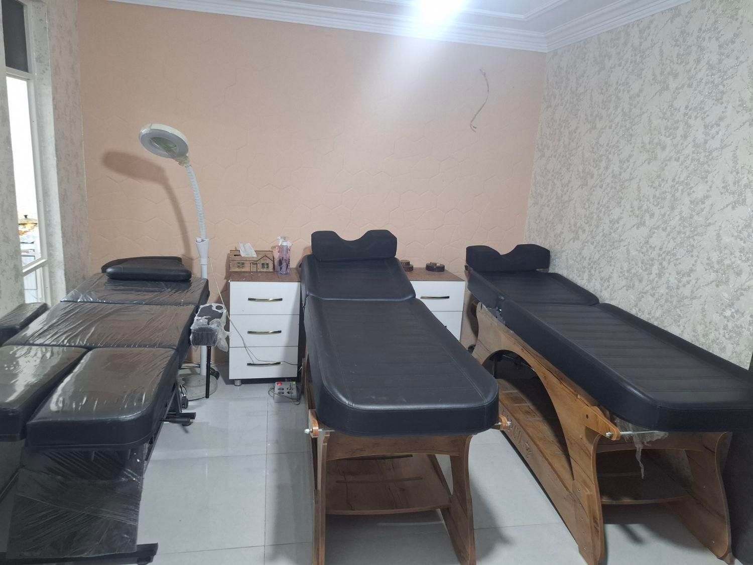 اجاره میز ناخن و تخت مژه|خدمات آرایشگری و زیبایی|تهران, صفائیه (چشمه علی)|دیوار