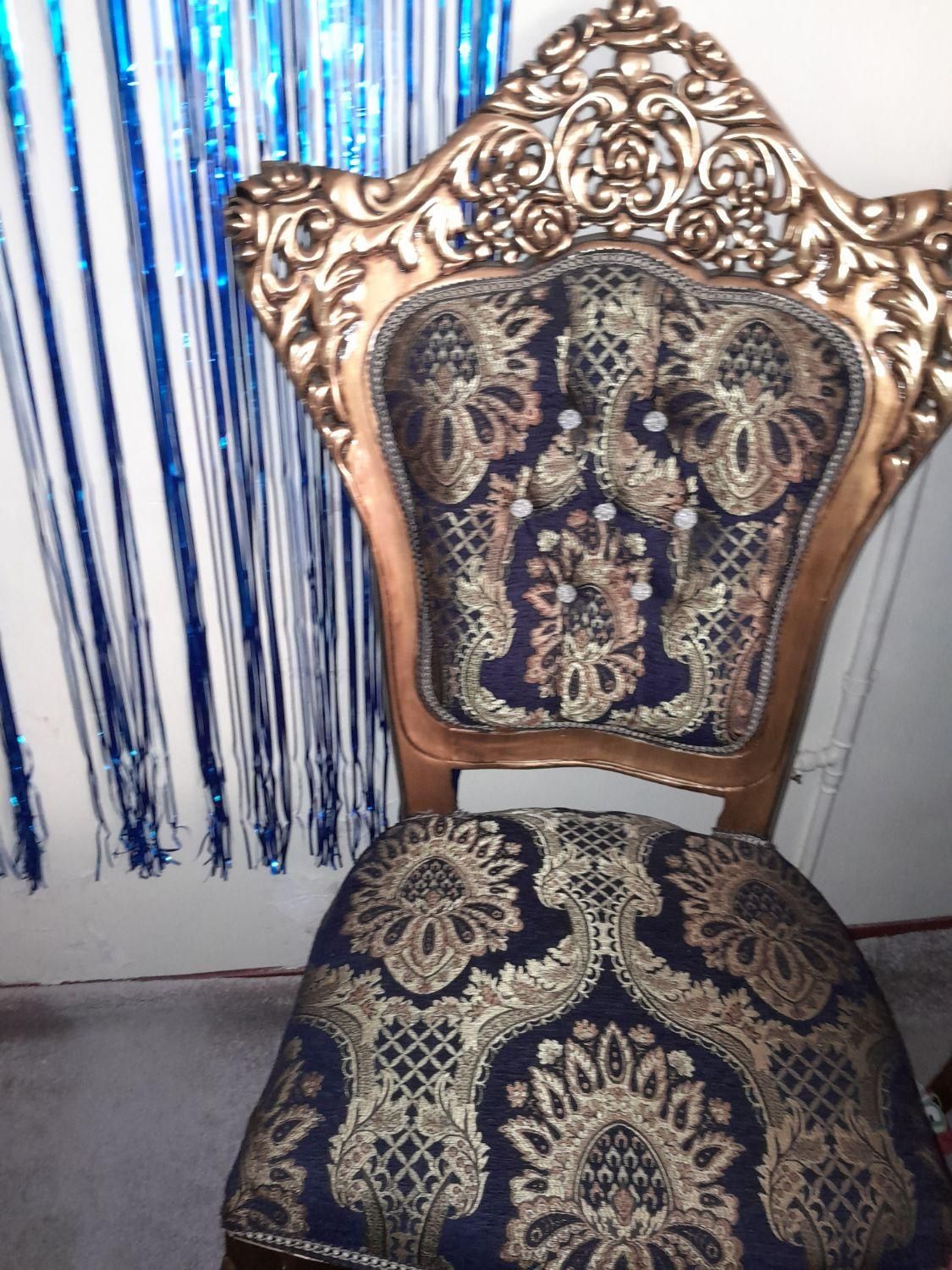 مبل کاملا سالم چوب گردو|مبلمان خانگی و میز عسلی|شاهین‌شهر, خانه کارگر|دیوار