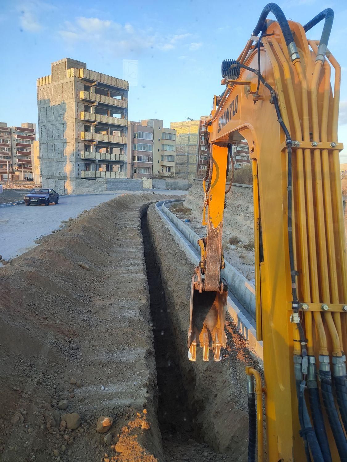 مینی بیل ،خاکبرداری و پیکور زنی|خدمات حمل و نقل|تبریز, |دیوار