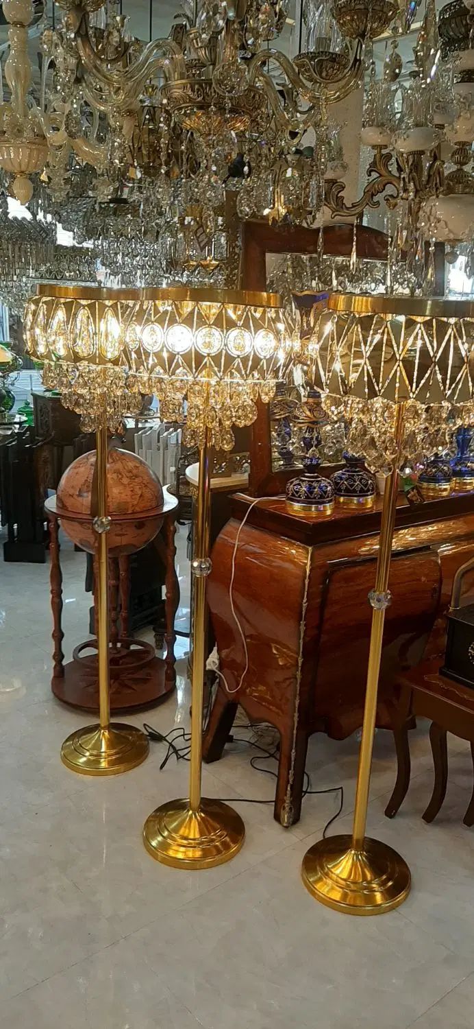 اباژور کنار سالنی با ابکاری درجه یک و ضمانتی|چراغ خواب و آباژور|اراک, |دیوار