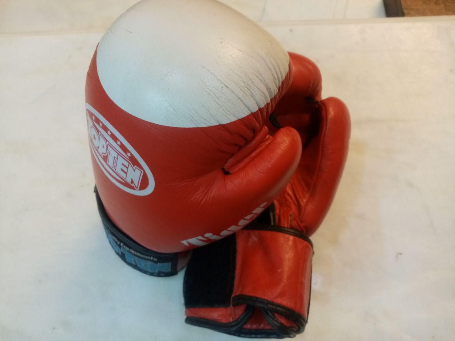 یک دست دستکش تمام چرم طبیعی بکس کاملا نو|تجهیزات ورزشی|اصفهان, جلفا|دیوار