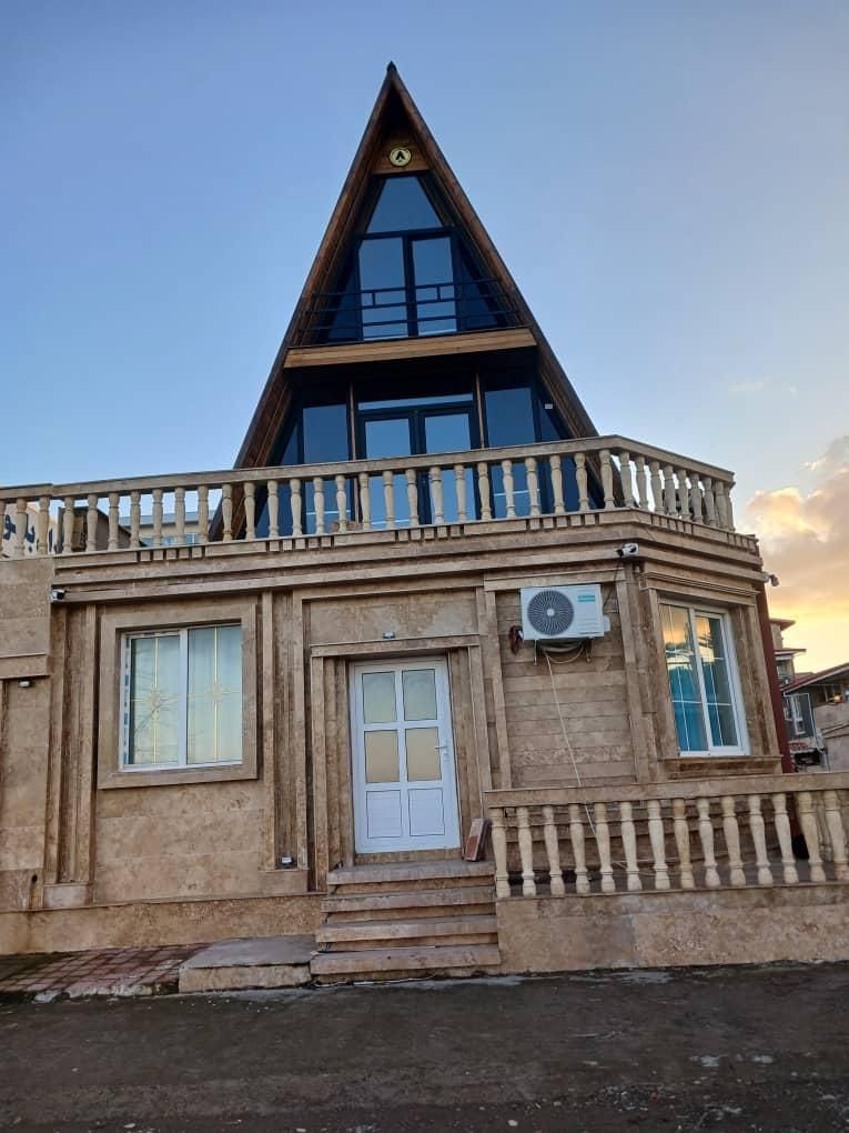 کلبه سوئیسی رویایی روبه دریا جکوزی دار|اجارهٔ کوتاهمدت ویلا و باغ|بندر انزلی, اطبا|دیوار