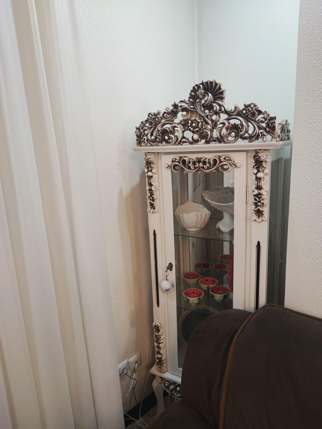 بوفه سالم رنگ استخوانی دو طبقه|بوفه، ویترین، کنسول|شاهین‌شهر, اقبال لاهوری|دیوار