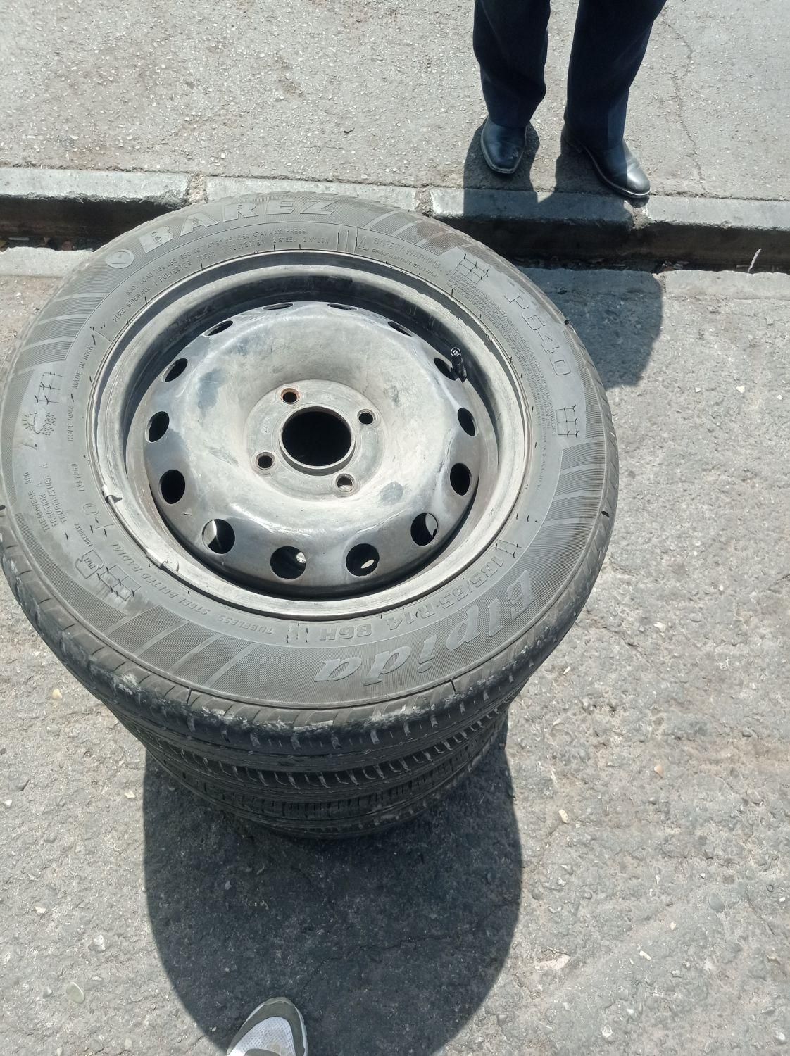 لاستیک همراه با رینگ|قطعات یدکی و لوازم جانبی|تهران, شهرک شهید باقری|دیوار