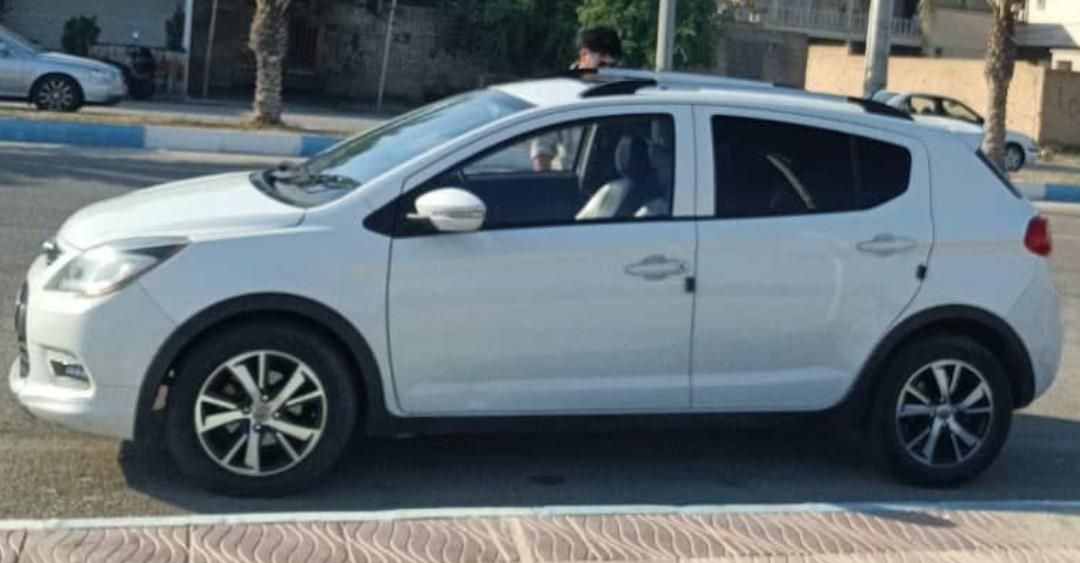 خواهان سهند نقره ای یا سفید  قابل معاوضه با x50|فعالیت داوطلبانه|شاهین‌شهر, شهرک ردانی پور|دیوار