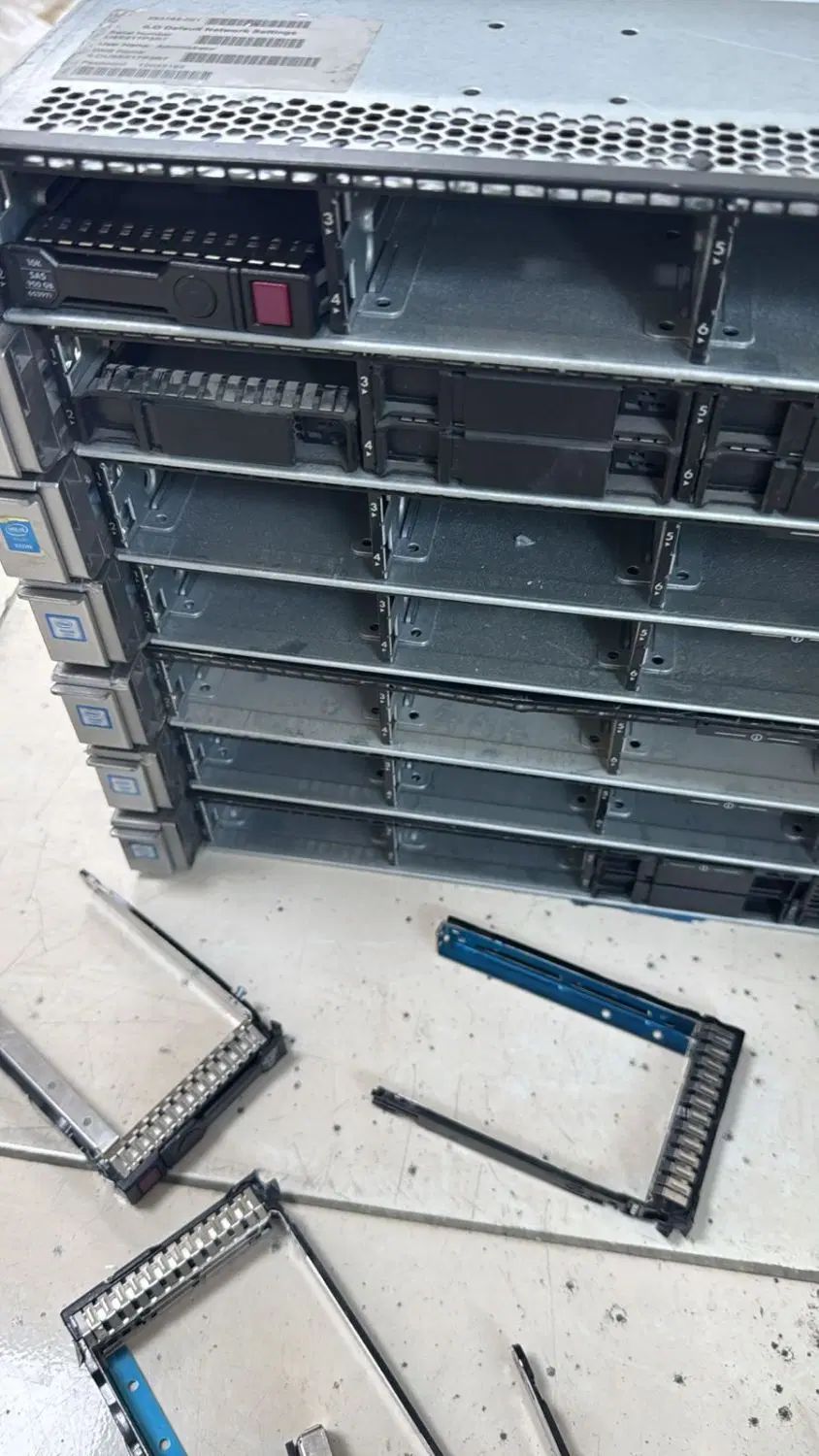 سرور server dl 360 g9 8sff used|مودم و تجهیزات شبکه|تهران, سهروردی|دیوار