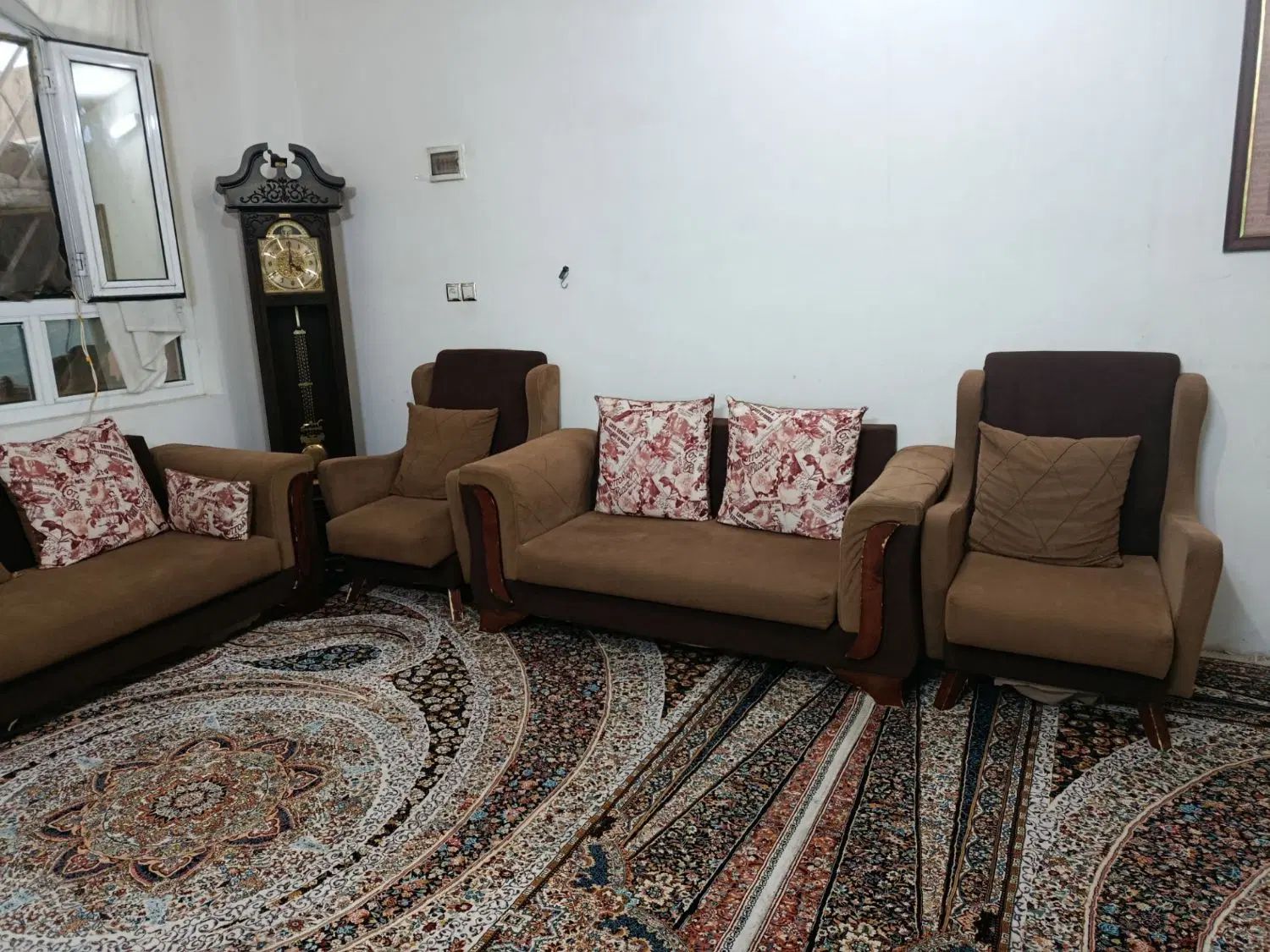 مبل راحتی ۷نفره و میز تلفن و ساعت ایستاده|مبلمان خانگی و میز عسلی|مشهد, منزل آباد|دیوار