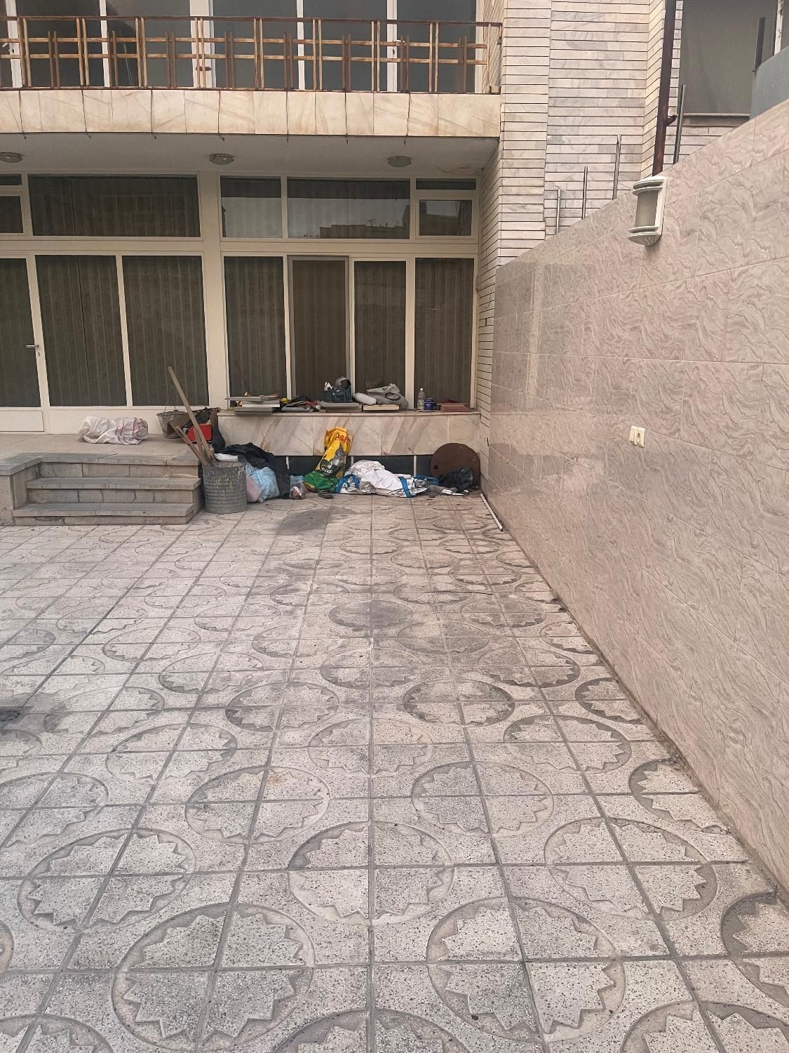 ویلایی ۳۰۰ متر در خیابان خادمی ارتفاع ۴ روی پیلوت|فروش خانه و ویلا|اصفهان, دستگرده|دیوار