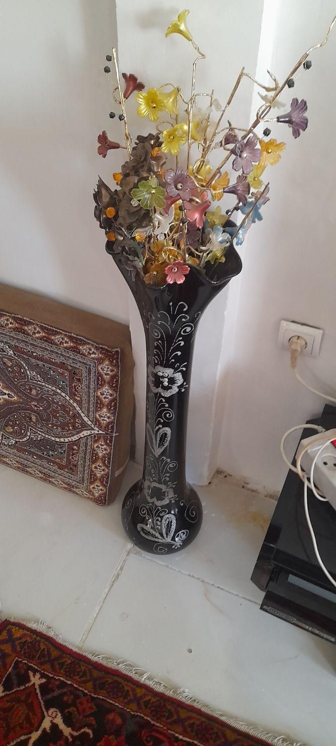 یک عدد گلدان باگل|گل مصنوعی|شهریار, |دیوار