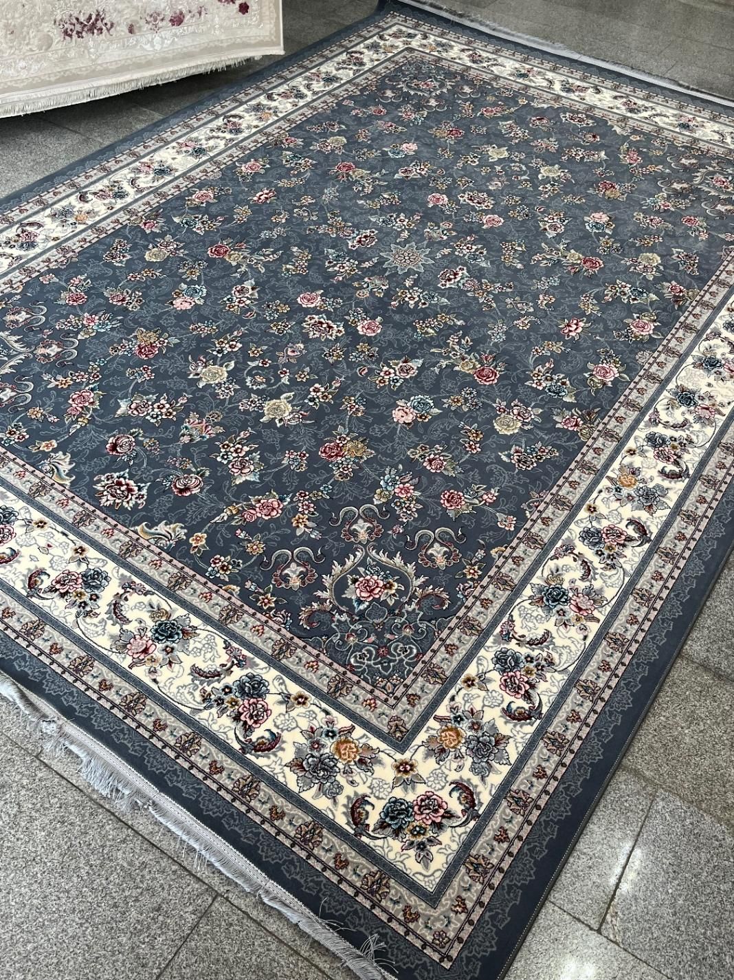 فرش۷۰۰شانه گیلدا دودی نقره ای آکبند|فرش|قدس, شهر‌قدس|دیوار