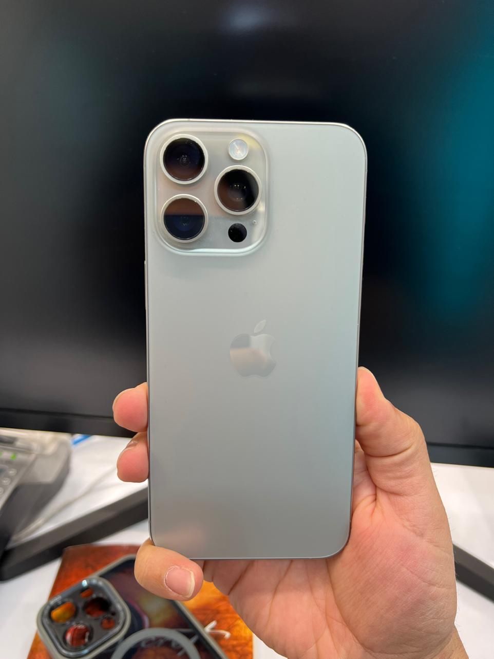 اپل iPhone 15 Pro Max با حافظهٔ ۲۵۶ گیگابایت|موبایل|سیرجان, |دیوار
