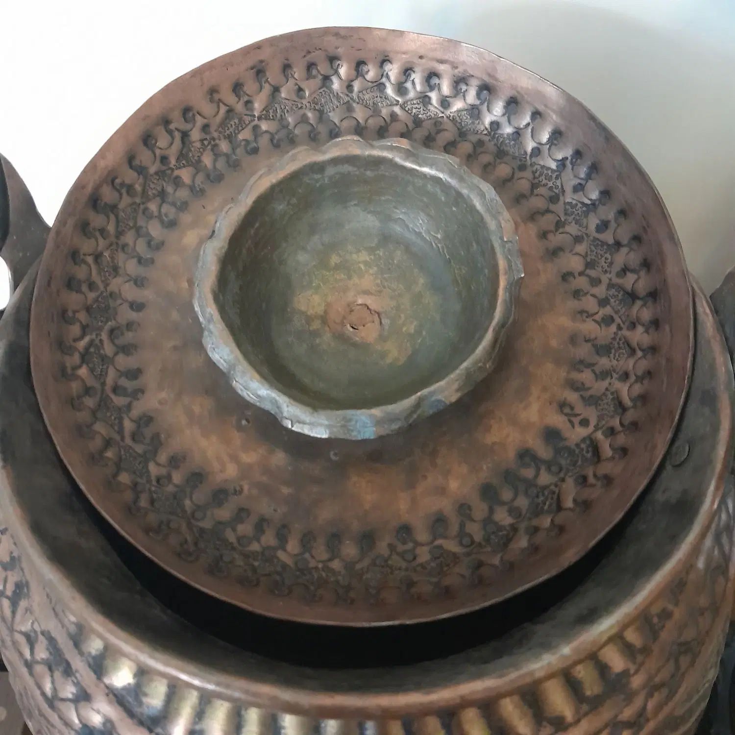 دیگ مسی قدیمی با قلمی زیبا،دور شکم یک متر|صنایع دستی و سایر لوازم تزئینی|تهران, تهران‌نو|دیوار