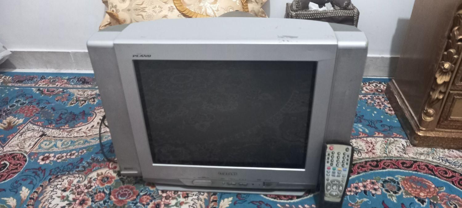 سلام یک تلویزیون فروش فوری|تلویزیون و پروژکتور|کاشان, کارگر|دیوار