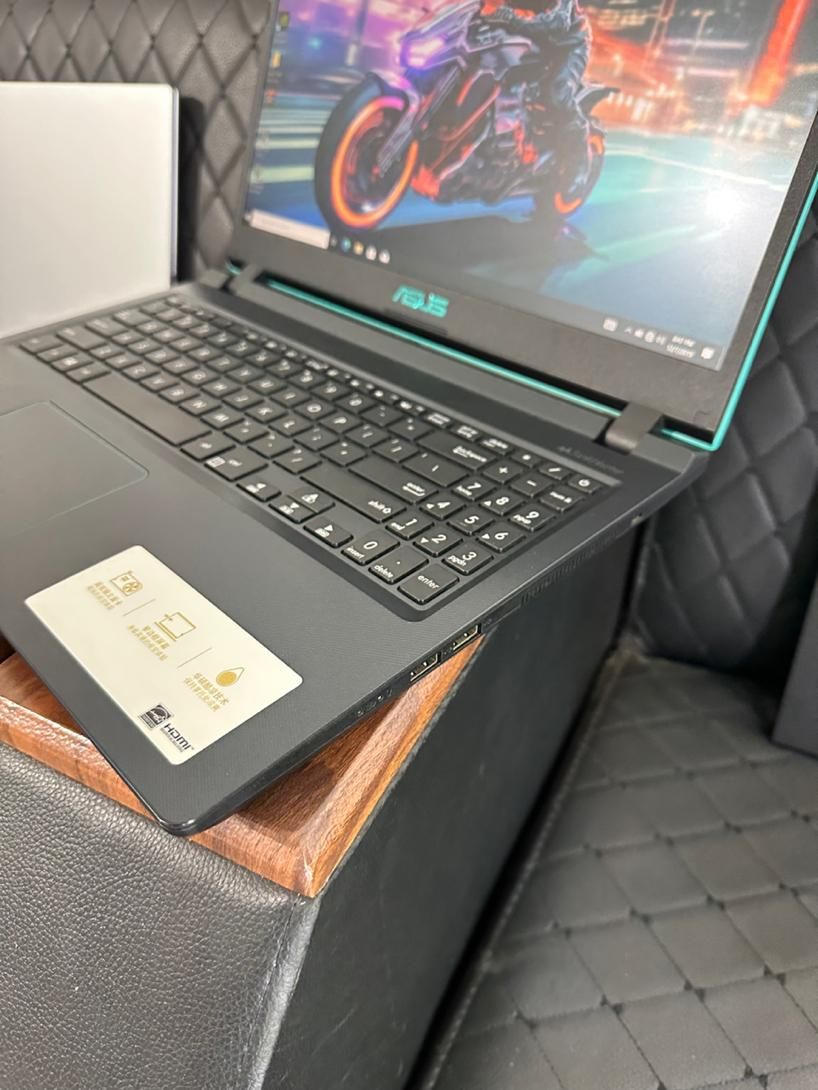 Asus گیمینگ i7 gtx1050ti ram 16 پشت ویترینی|رایانه همراه|رشت, پیرسرا|دیوار