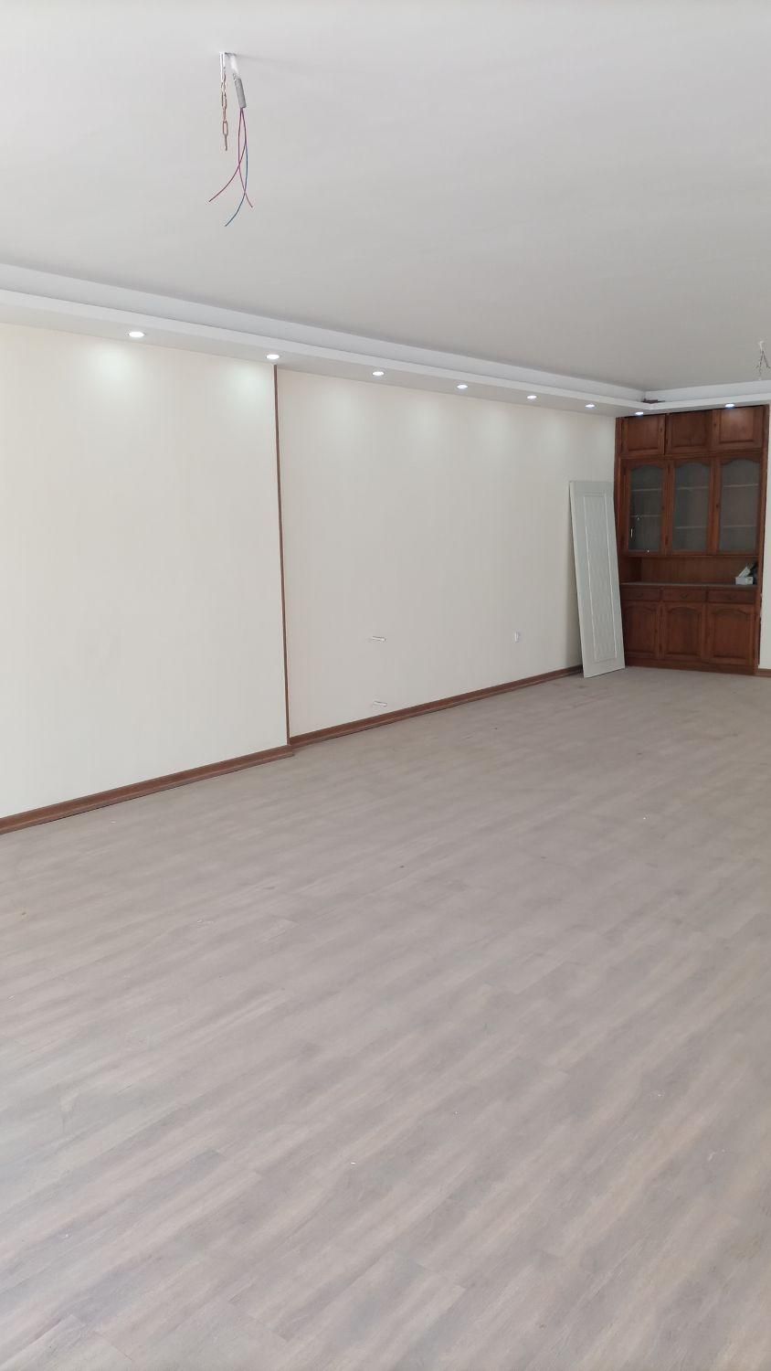 ولیعصرنرسیده به مطهری۲۳۰مترتکواحدی قدیمی قدرالسهمی|فروش آپارتمان|تهران, بهجت‌آباد|دیوار