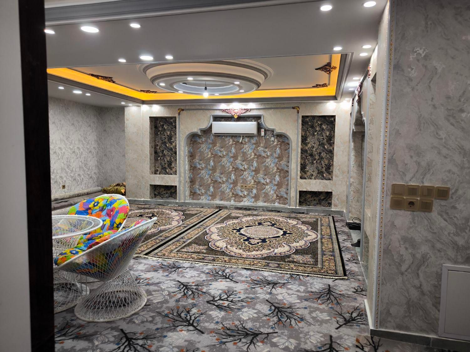 فروش تریبلکس سه طبقه بروی مغازه در کنارک|فروش خانه و ویلا|کنارک, |دیوار