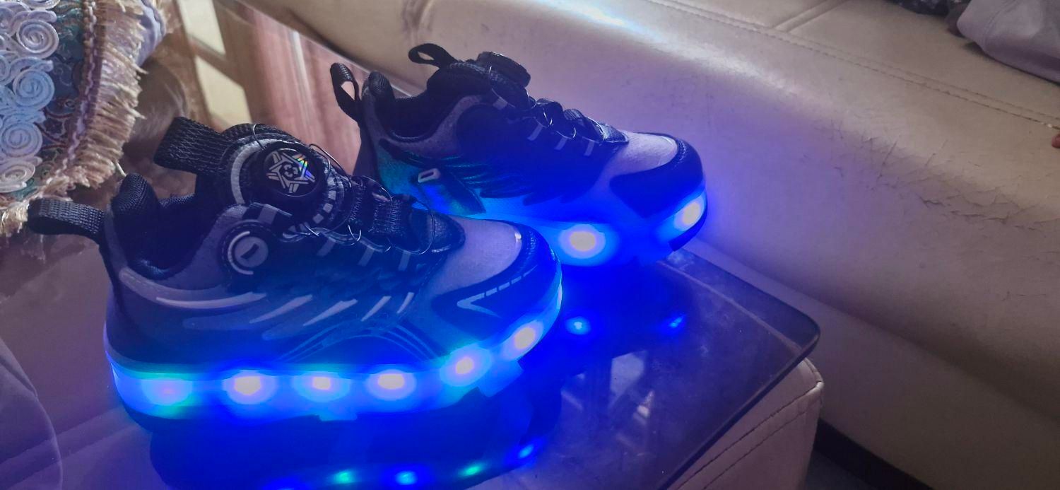 کفش اسکیت چراغ دار|دوچرخه، اسکیت، اسکوتر|شهرکرد, |دیوار