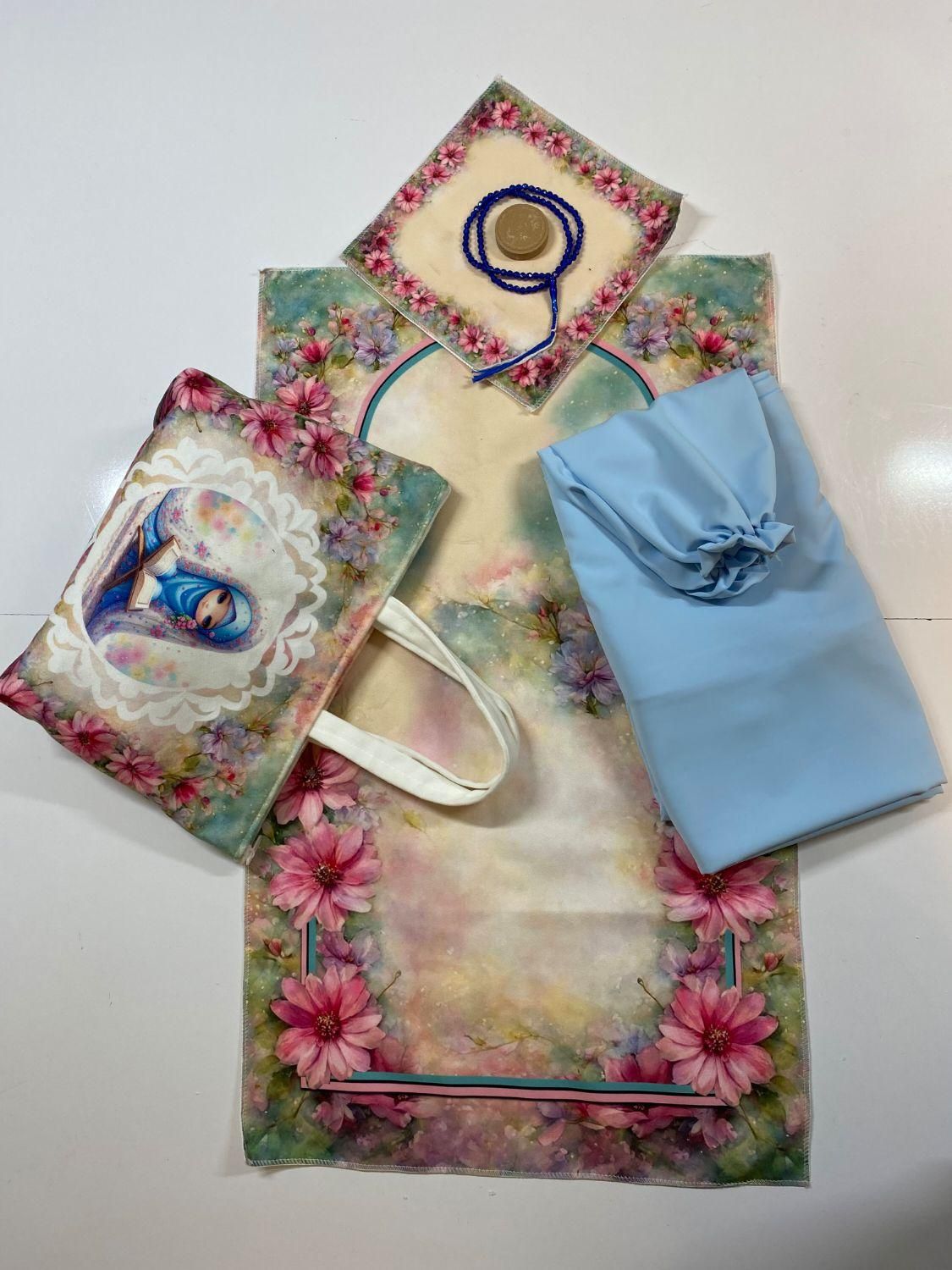 کیف و سجاده مخمل جشن تکلیف|کفش و لباس بچه|مشهد, حرم مطهر رضوی|دیوار