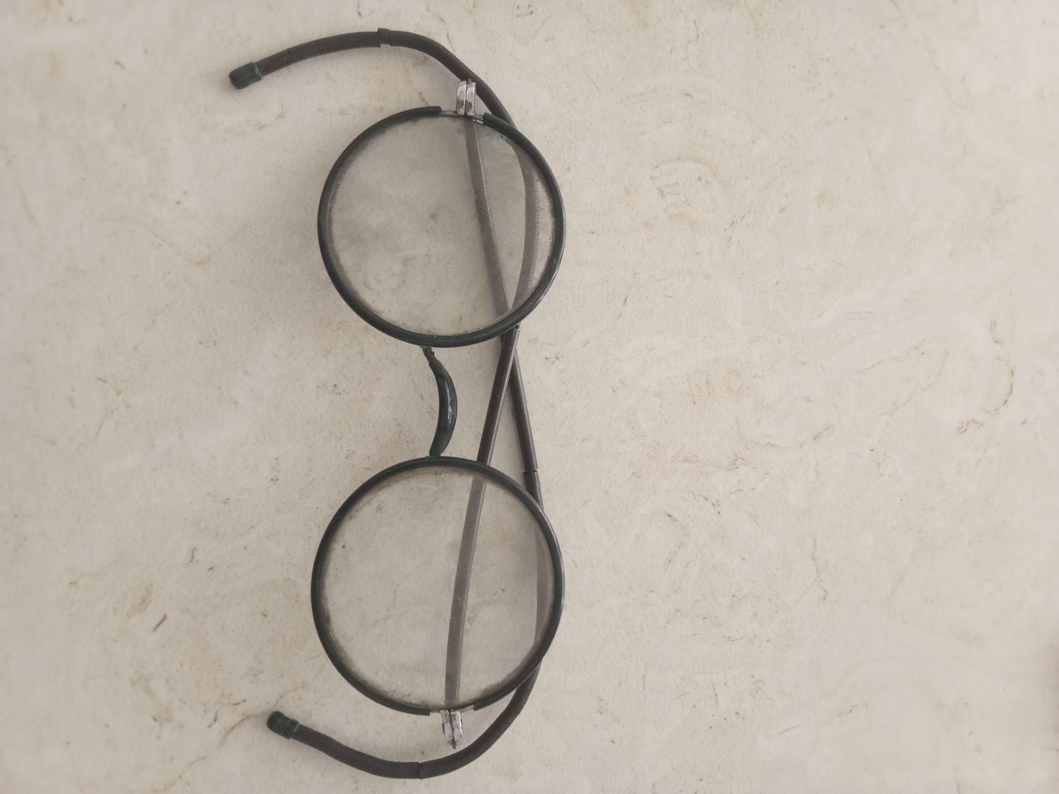 عینک قدیمی Sun Goggles|کلکسیون اشیاء عتیقه|مرودشت, پشت سایپا‎|دیوار