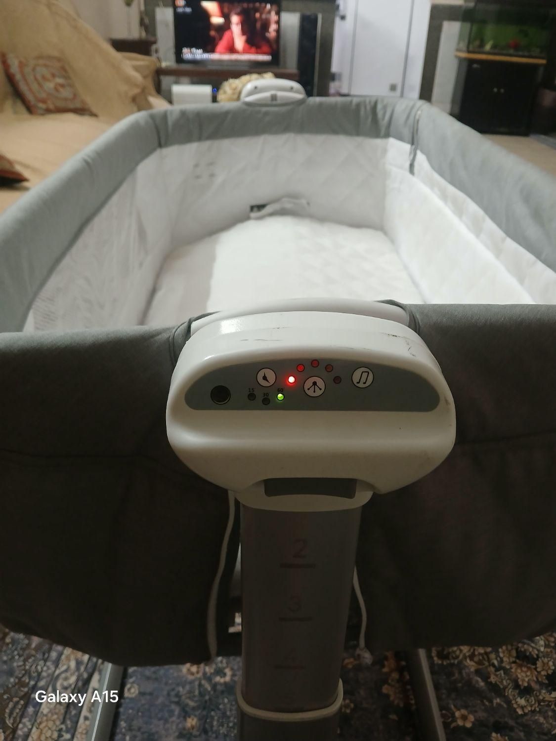 تخت نوزاد کنار تخت مادر برقی|تخت و صندلی بچه|قدس, شهرقدس|دیوار