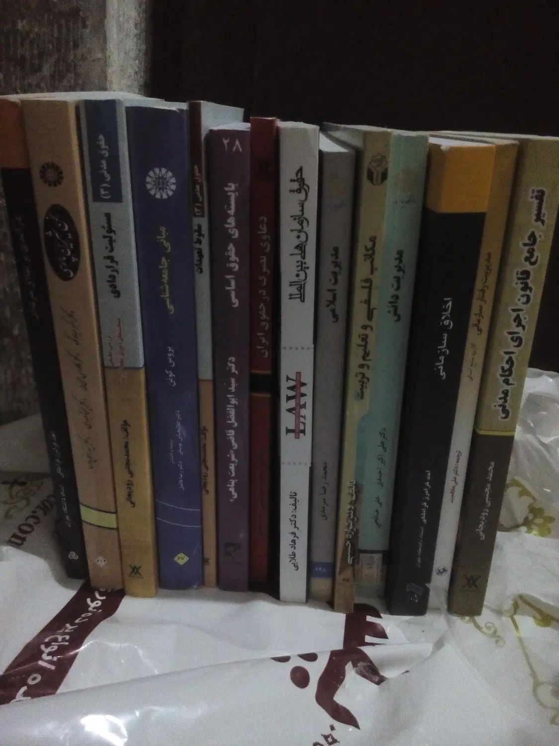 لوازم منزل شامل پرده، کتاب و وسایل فوتبال دستی|حراج|پردیس, فاز ۲|دیوار