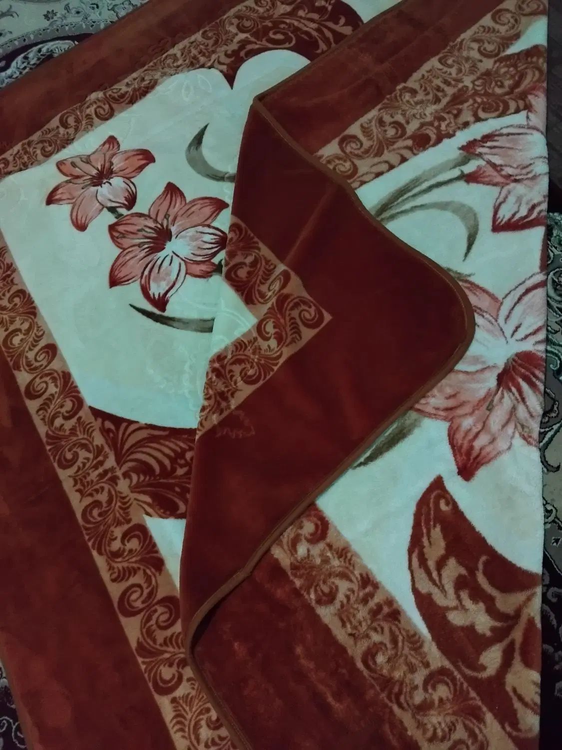 پتو دونفره درحدنو زخیم وسنگین خوشکل مارک شادیلون|رختخواب، بالش، پتو|مشهد, خواجه ربیع|دیوار