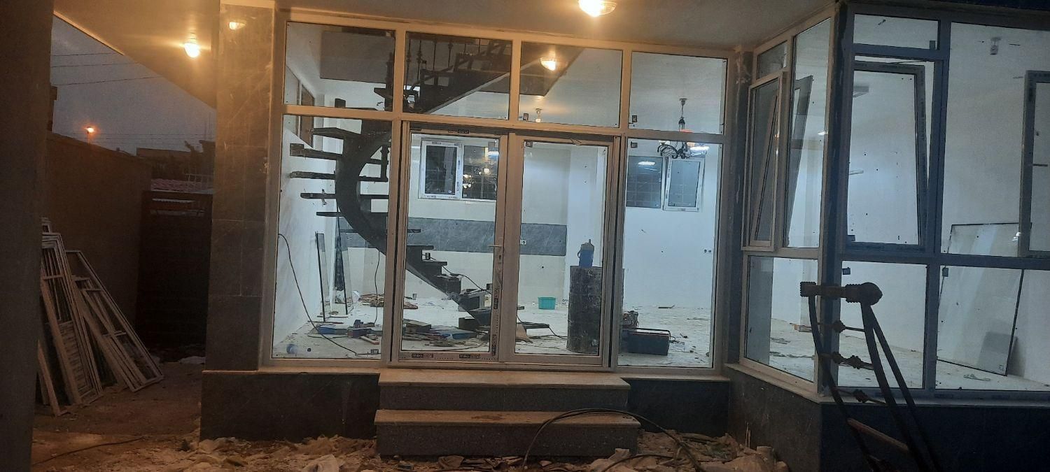 شرکت تولیدی درب و پنجره دوجداره|خدمات پیشه و مهارت|بروجن, |دیوار