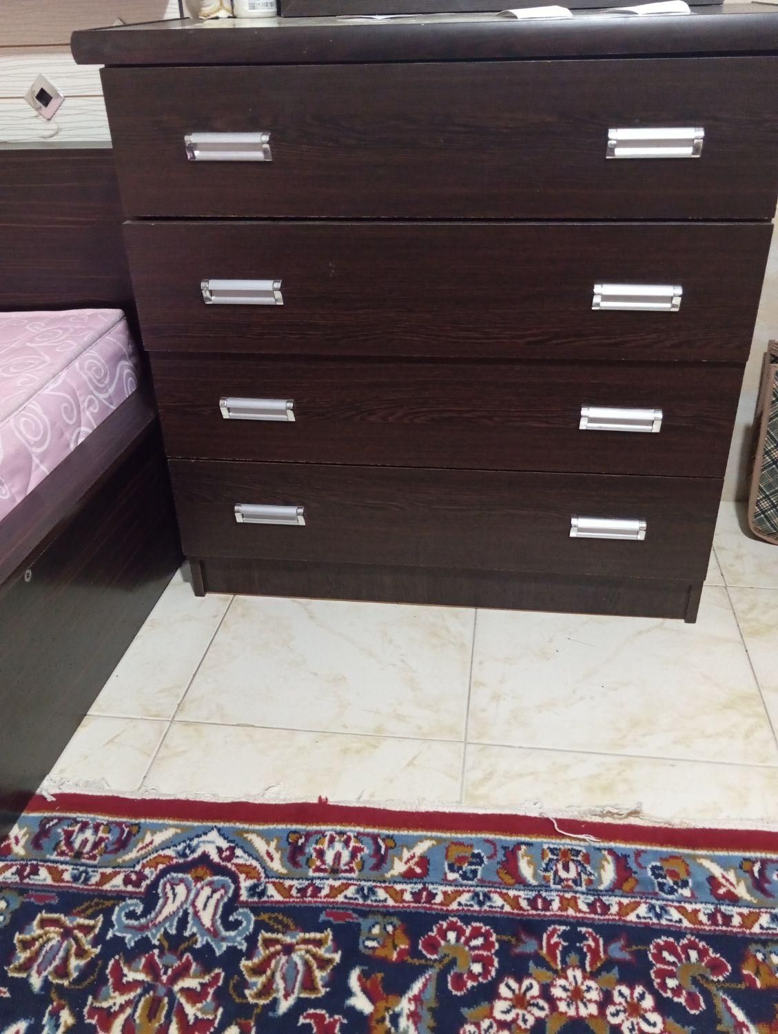 بخاطر جاگرفتگی|تخت و سرویس خواب|بهار, |دیوار