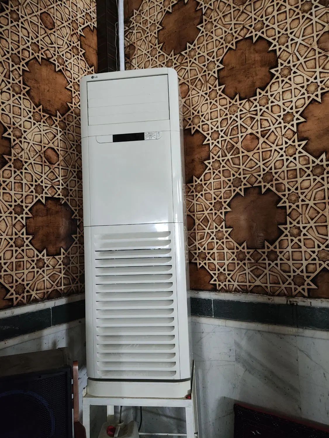 اسپلیت ایستاده فوق‌العاده کم کار ال جی اصلی|کولر گازی و فن‌کوئل|شیراز, سیاه سنگ|دیوار