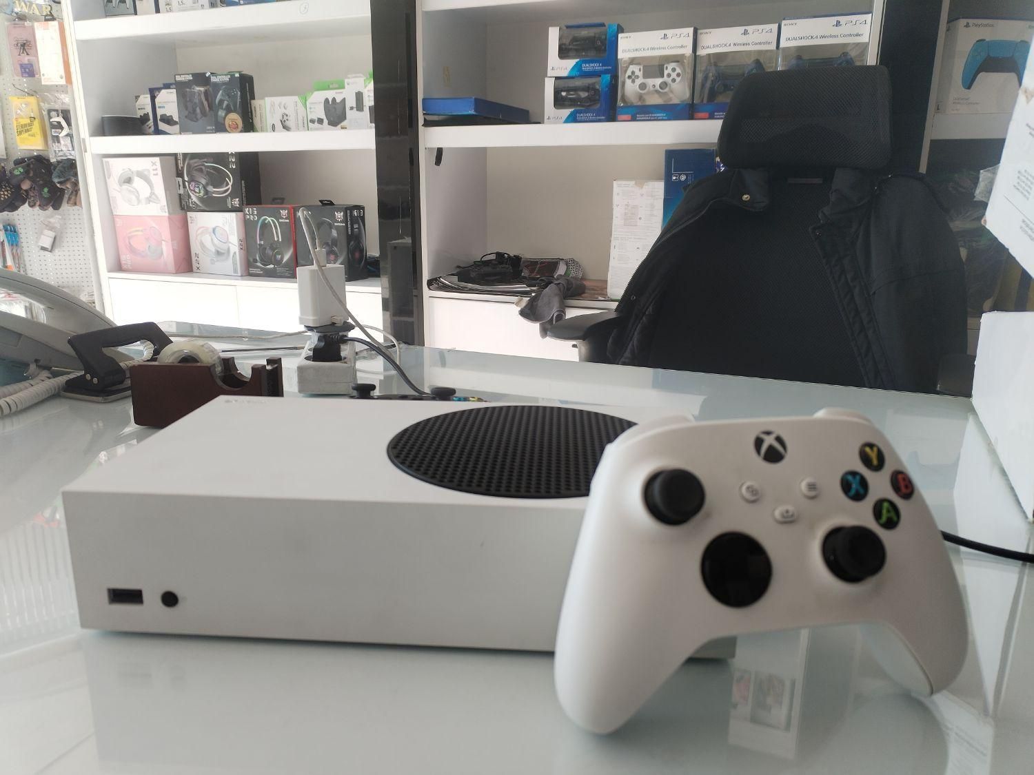 ایکس باکس سری اس در حد آک Xbox series s|کنسول، بازی ویدئویی و آنلاین|ساوه, |دیوار