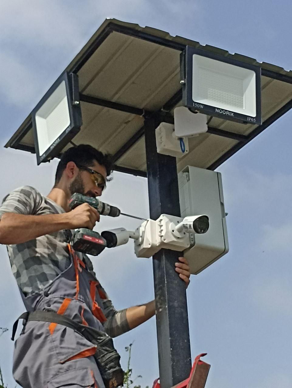 نصب و راه اندازی دوربین اسپیددام ptz ورادیو وایرلس|خدمات پیشه و مهارت|رشت, گلباغ نماز|دیوار