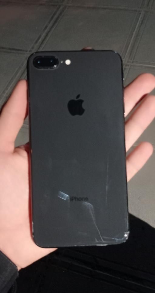 اپل iPhone 8 Plus با حافظهٔ ۶۴ گیگابایت|موبایل|زاهدان, |دیوار