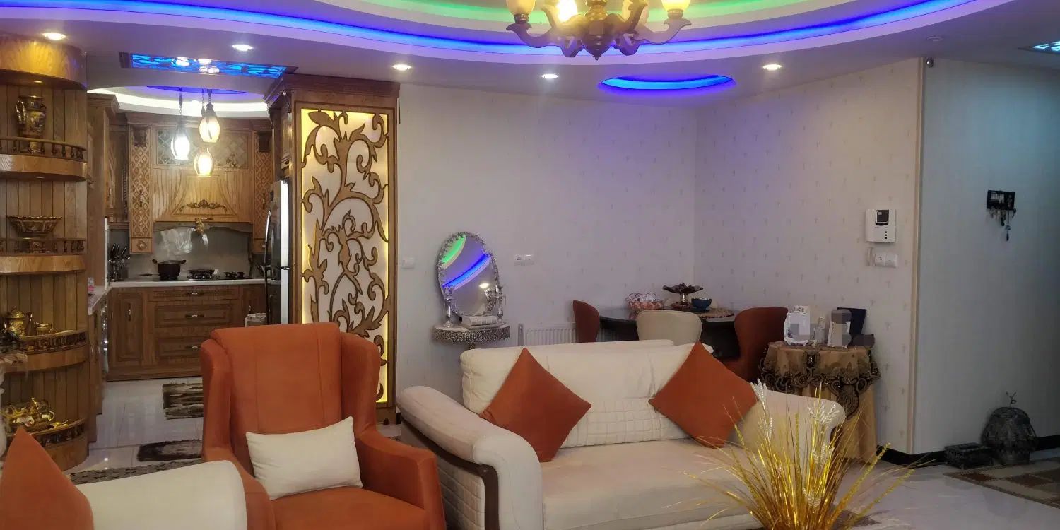 مبلمان ۷نفره زیبا و میزگرد ناهارخوری ۴نفره|مبلمان خانگی و میز عسلی|لردگان, |دیوار